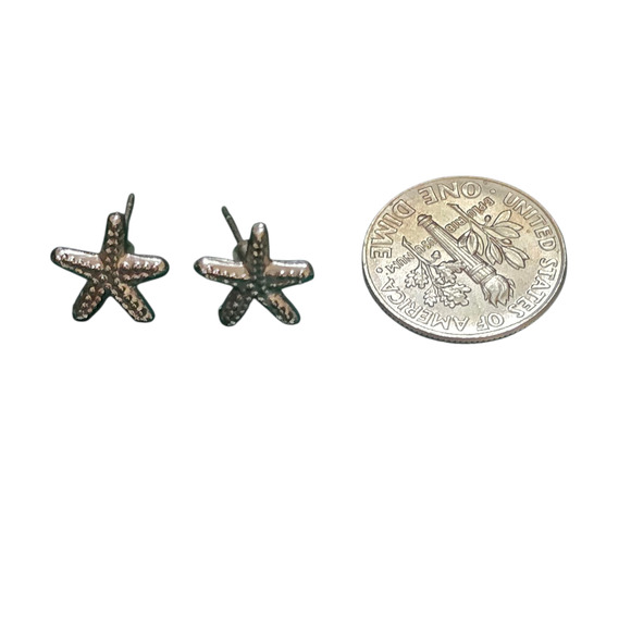 Pierced Earrings Starfish Knot Silver Tone Small Minimalist Knot Post SKU2746 - Picture 2 of 3